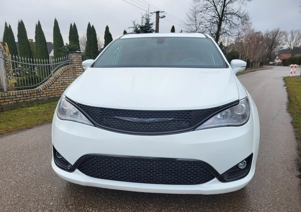 Chrysler Pacifica cena 121000 przebieg: 66450, rok produkcji 2019 z Stary Sącz małe 211